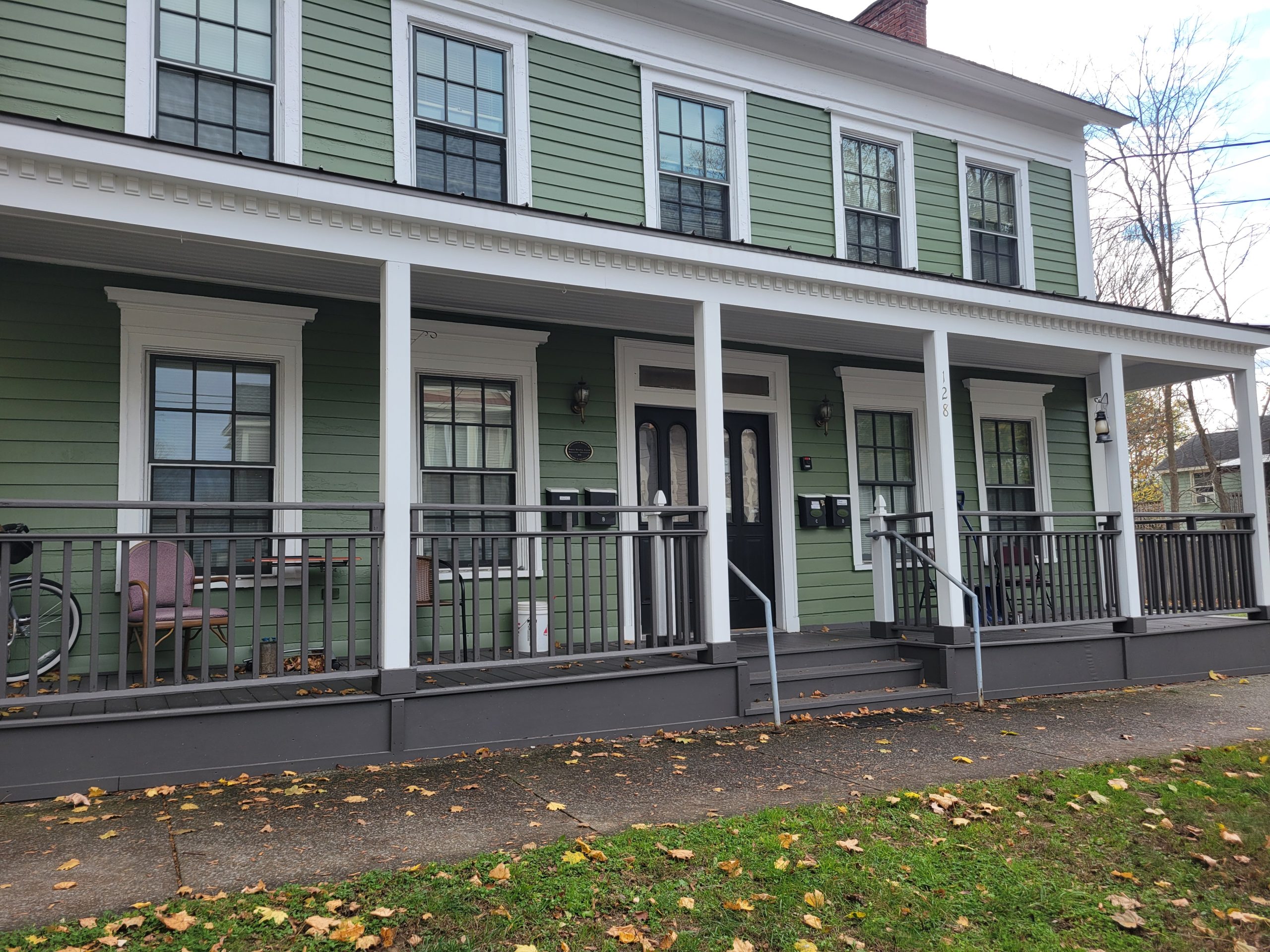 Grand Ave Apartments